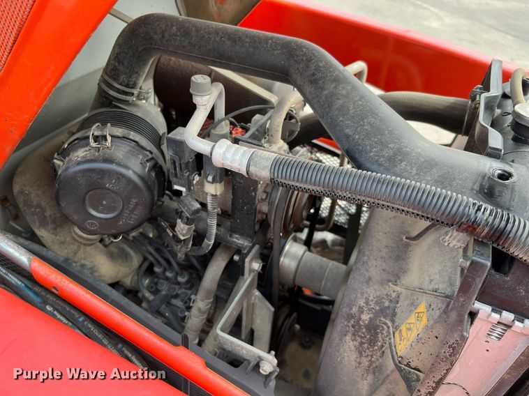 image for item MH9977 2020 Kubota B2650HSD-C  MFWD tractor