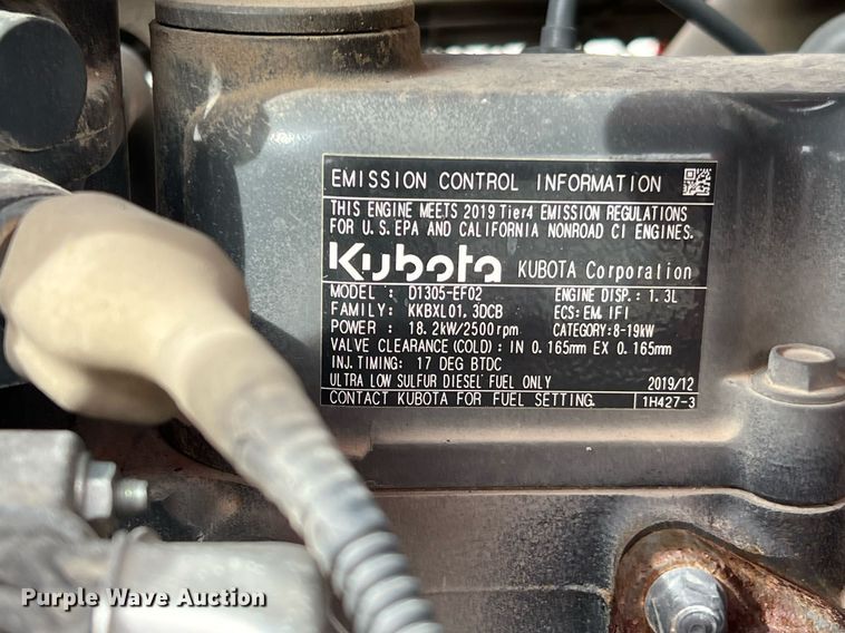 image for item MH9977 2020 Kubota B2650HSD-C  MFWD tractor