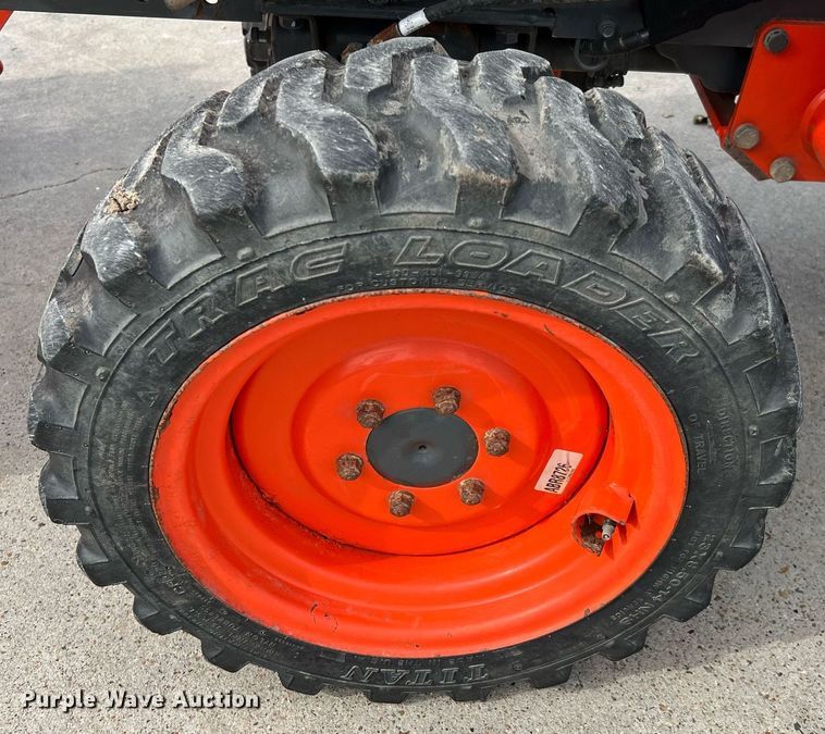 image for item MH9977 2020 Kubota B2650HSD-C  MFWD tractor