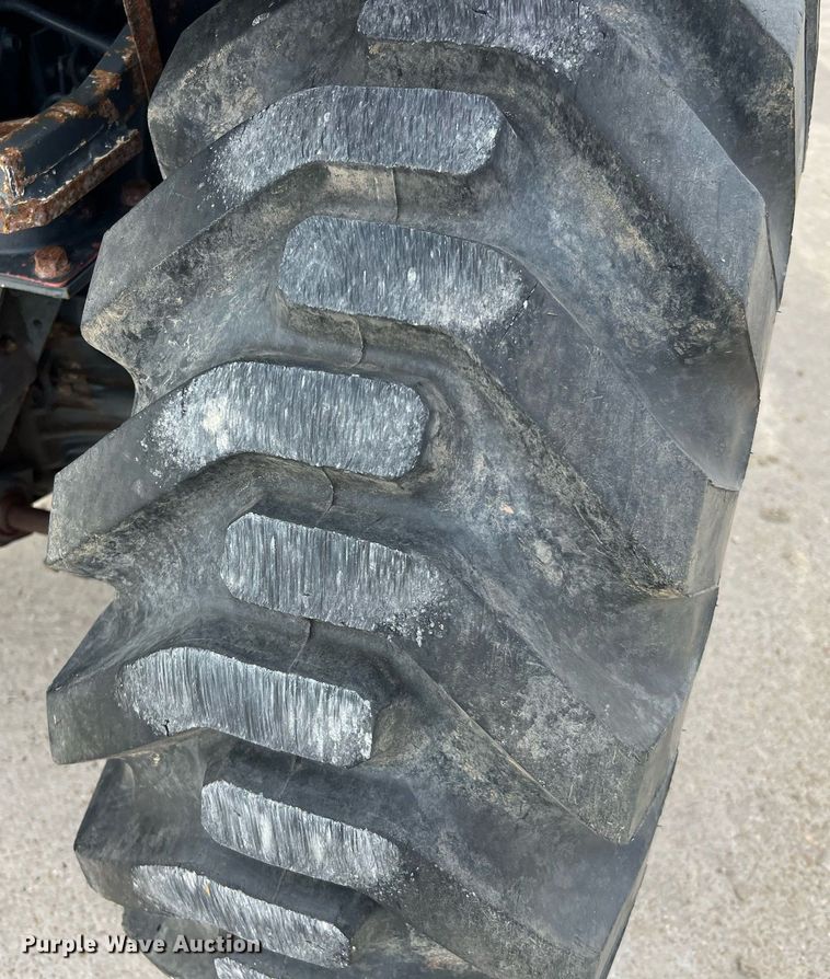 image for item MH9977 2020 Kubota B2650HSD-C  MFWD tractor