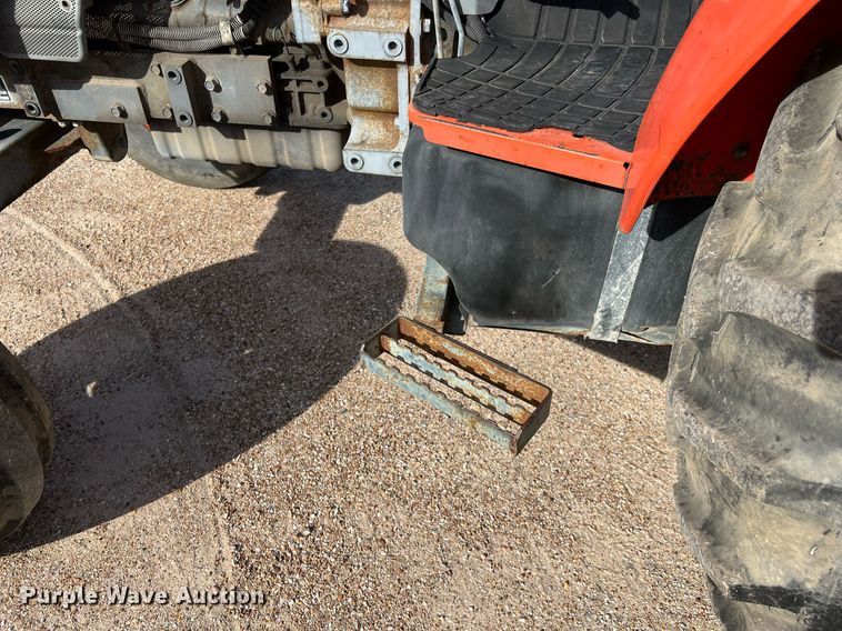 image for item MH9978 2007 Kubota M7040F  tractor