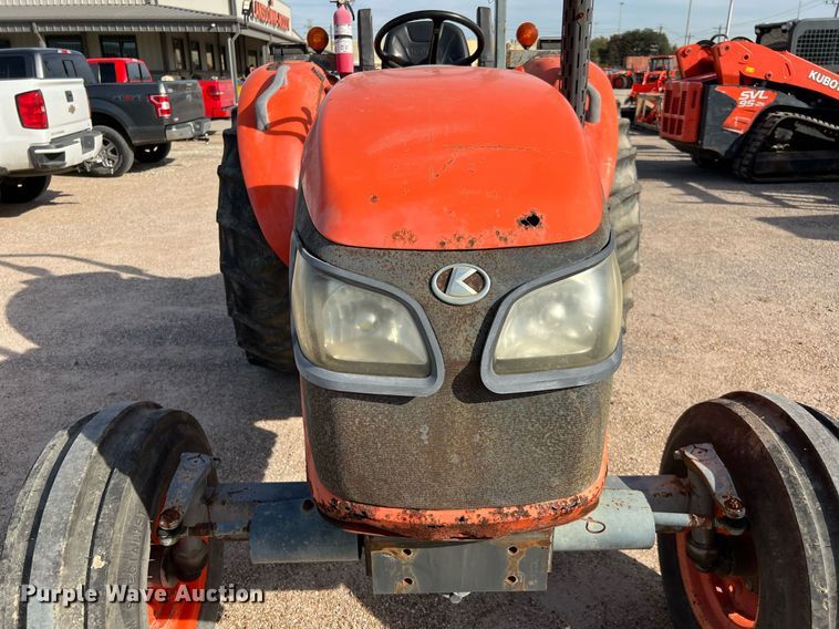 image for item MH9978 2007 Kubota M7040F  tractor