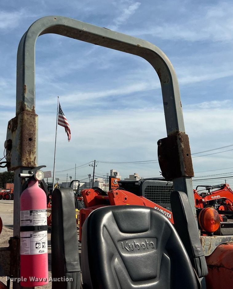 image for item MH9978 2007 Kubota M7040F  tractor