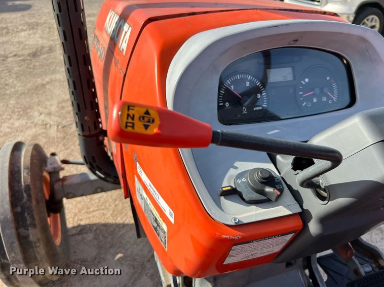 image for item MH9978 2007 Kubota M7040F  tractor
