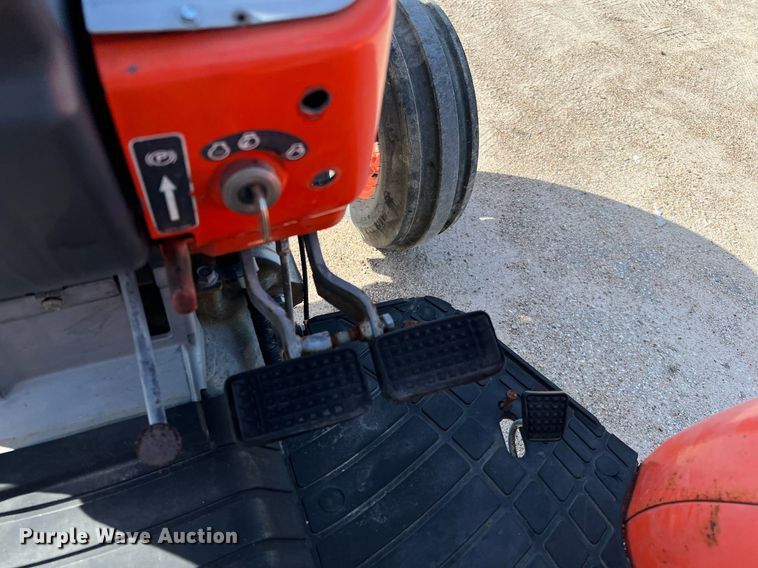 image for item MH9978 2007 Kubota M7040F  tractor