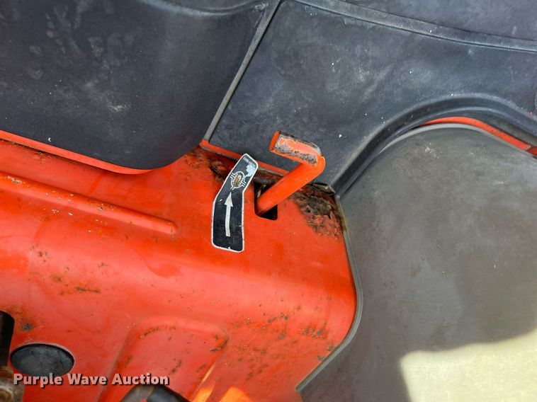 image for item MH9978 2007 Kubota M7040F  tractor