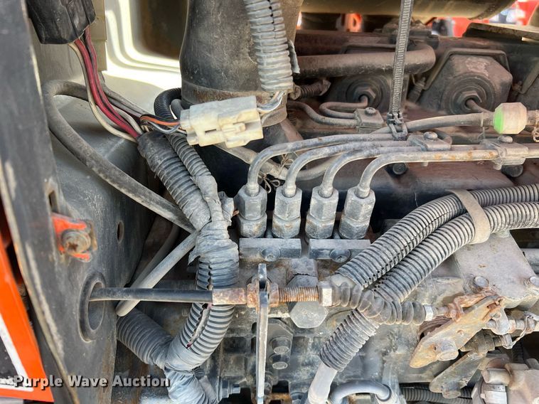 image for item MH9978 2007 Kubota M7040F  tractor