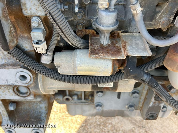 image for item MH9978 2007 Kubota M7040F  tractor