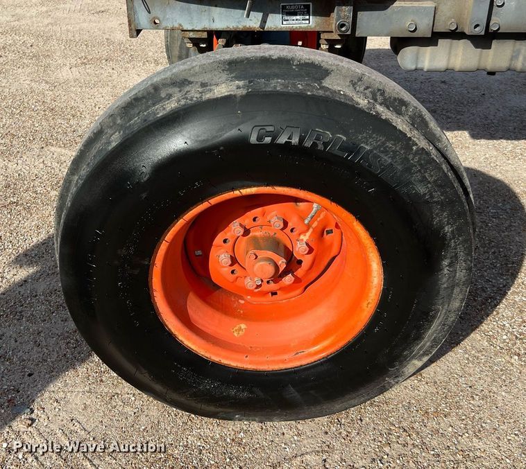 image for item MH9978 2007 Kubota M7040F  tractor