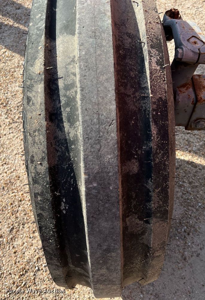 image for item MH9978 2007 Kubota M7040F  tractor