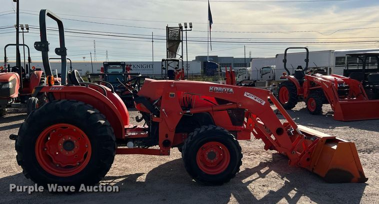 image for item MH9979 2019 Kubota MX5200HST  MFWD tractor
