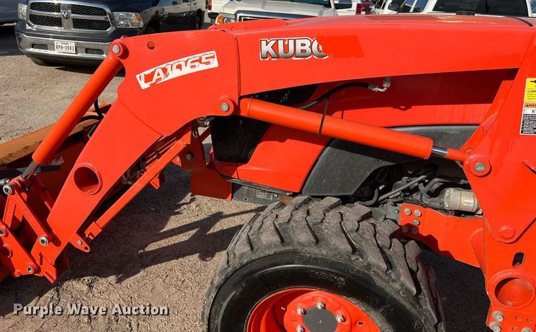 image for item MH9979 2019 Kubota MX5200HST  MFWD tractor