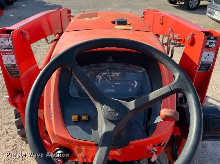 image for item MH9979 2019 Kubota MX5200HST  MFWD tractor