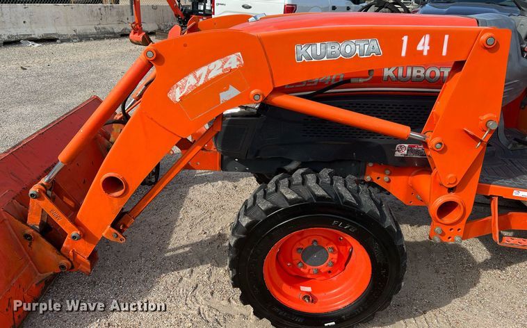 image for item MH9981 2012 Kubota L3940HST  MFWD tractor