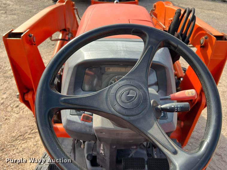 image for item MH9981 2012 Kubota L3940HST  MFWD tractor