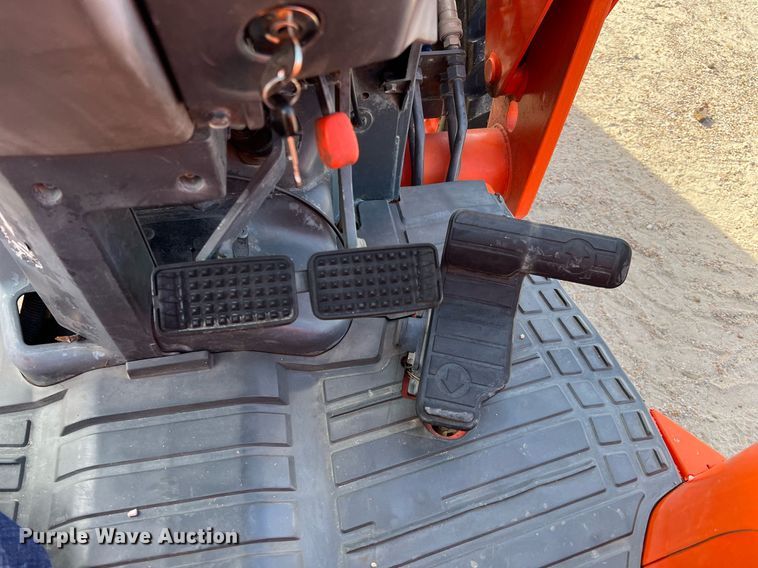 image for item MH9981 2012 Kubota L3940HST  MFWD tractor