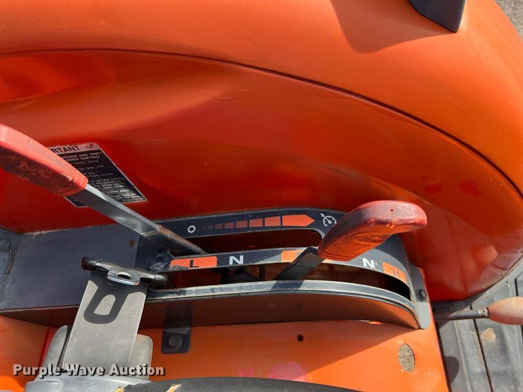 image for item MH9981 2012 Kubota L3940HST  MFWD tractor