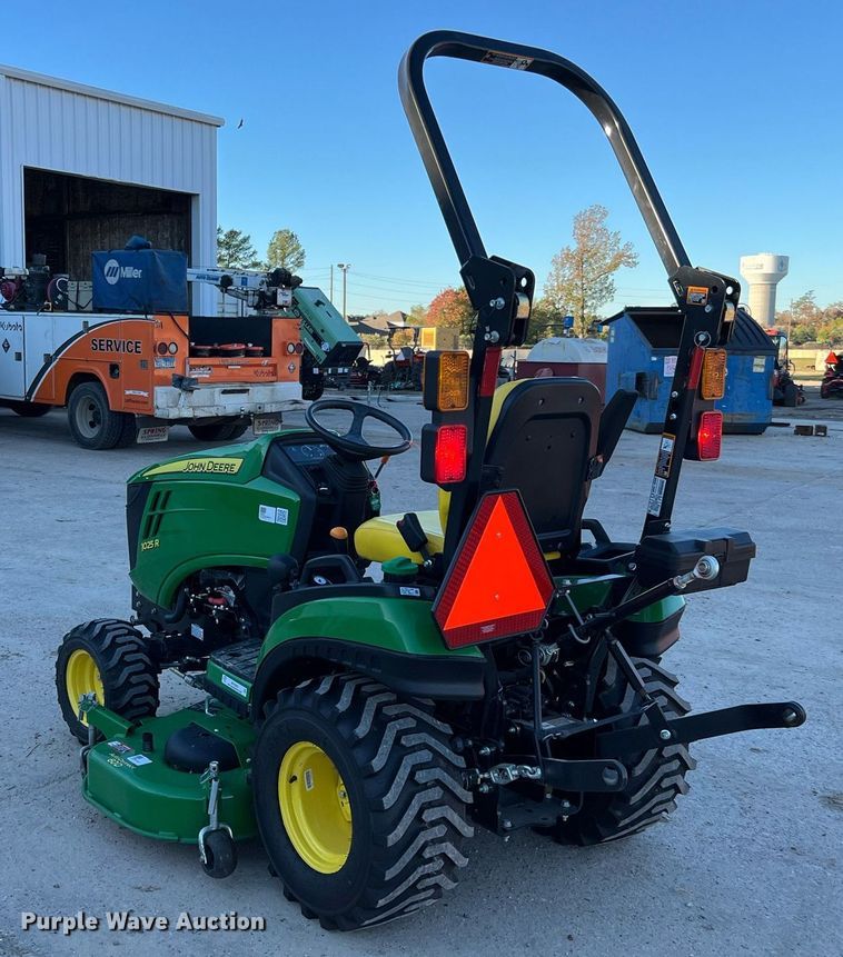 image for item MH9983 2021 John Deere 1025R  MFWD tractor