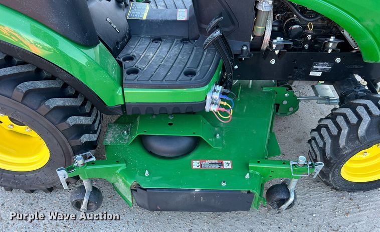 image for item MH9983 2021 John Deere 1025R  MFWD tractor