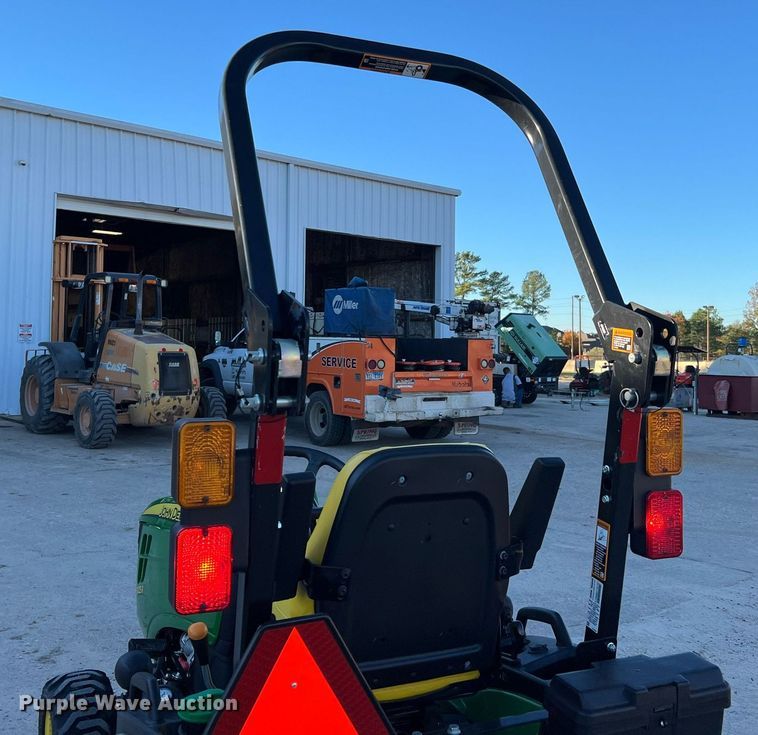 image for item MH9983 2021 John Deere 1025R  MFWD tractor