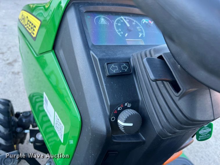 image for item MH9983 2021 John Deere 1025R  MFWD tractor