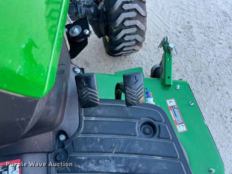 image for item MH9983 2021 John Deere 1025R  MFWD tractor