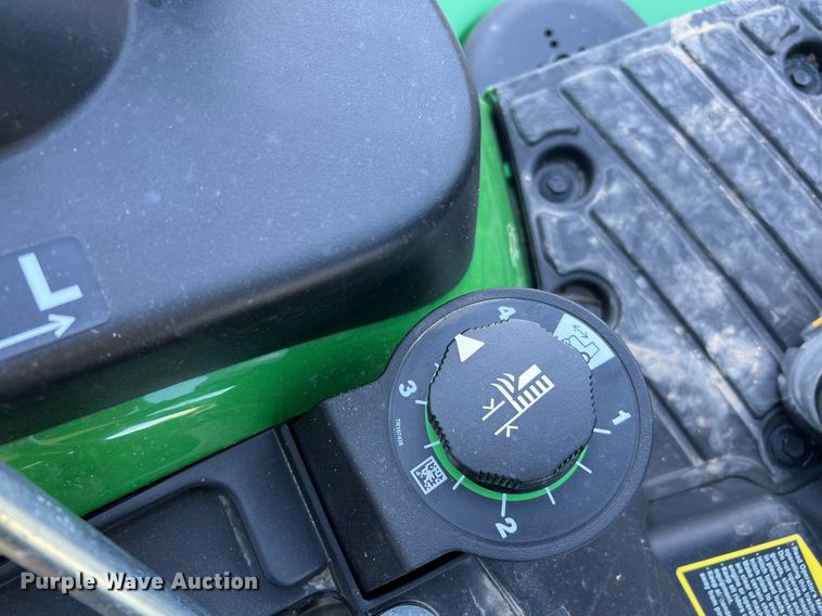 image for item MH9983 2021 John Deere 1025R  MFWD tractor