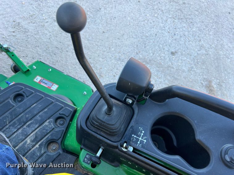 image for item MH9983 2021 John Deere 1025R  MFWD tractor