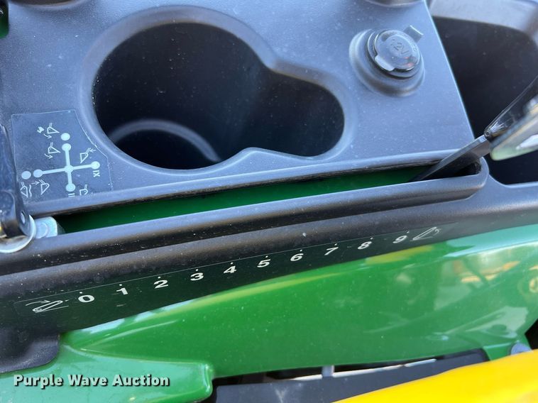 image for item MH9983 2021 John Deere 1025R  MFWD tractor