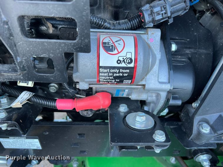 image for item MH9983 2021 John Deere 1025R  MFWD tractor