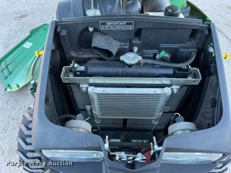 image for item MH9983 2021 John Deere 1025R  MFWD tractor