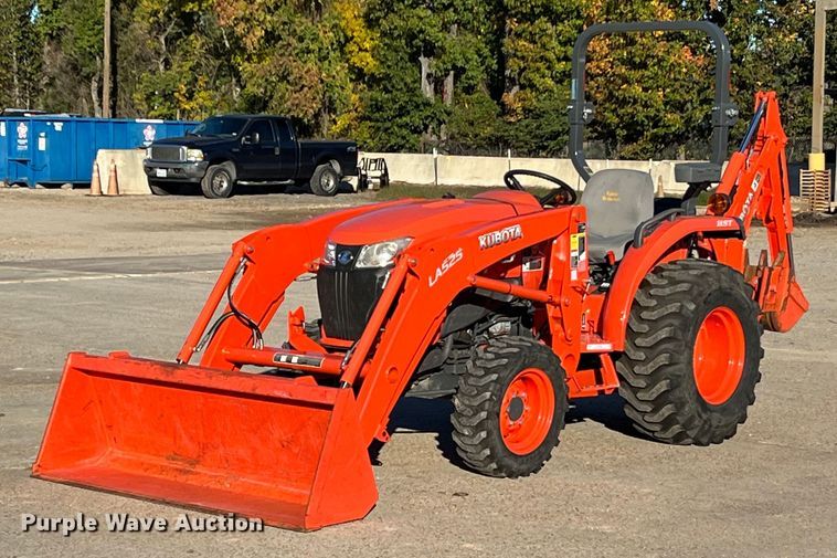 image for item MH9984 2018 Kubota L3301HST  MFWD tractor