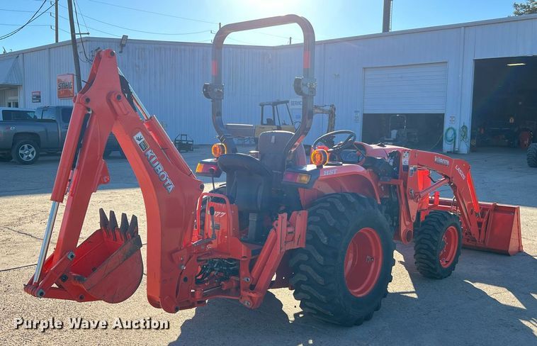 image for item MH9984 2018 Kubota L3301HST  MFWD tractor