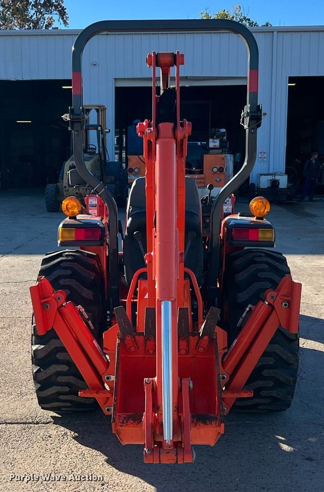 image for item MH9984 2018 Kubota L3301HST  MFWD tractor