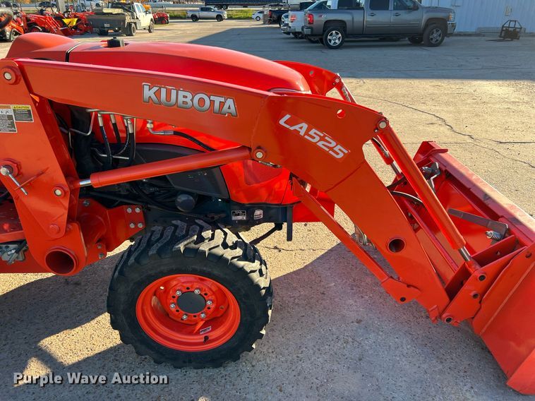 image for item MH9984 2018 Kubota L3301HST  MFWD tractor