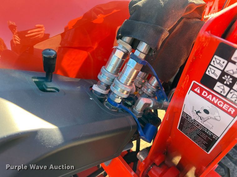 image for item MH9984 2018 Kubota L3301HST  MFWD tractor