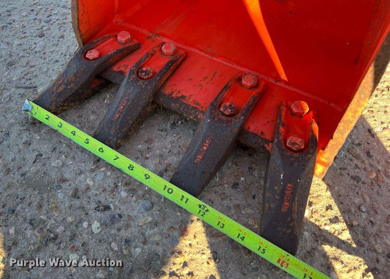 image for item MH9984 2018 Kubota L3301HST  MFWD tractor