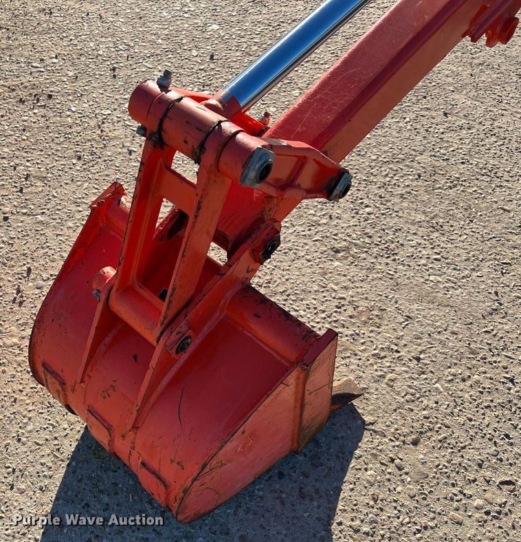 image for item MH9984 2018 Kubota L3301HST  MFWD tractor