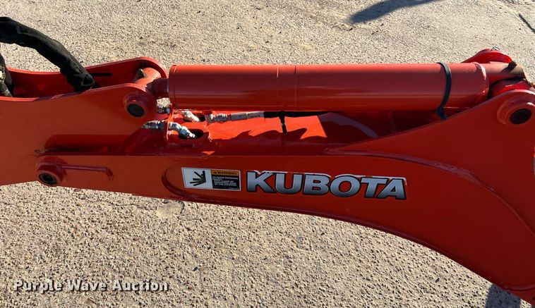 image for item MH9984 2018 Kubota L3301HST  MFWD tractor