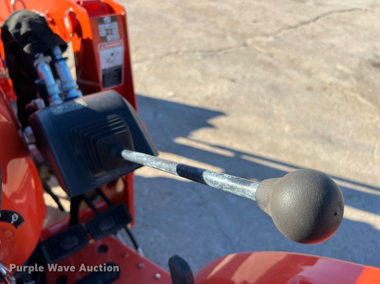 image for item MH9984 2018 Kubota L3301HST  MFWD tractor