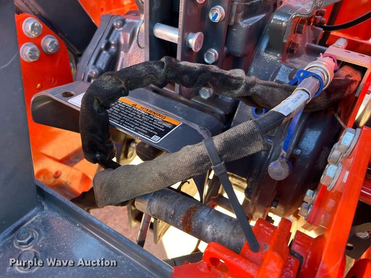 image for item MH9984 2018 Kubota L3301HST  MFWD tractor