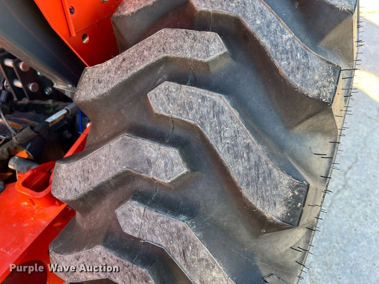 image for item MH9984 2018 Kubota L3301HST  MFWD tractor