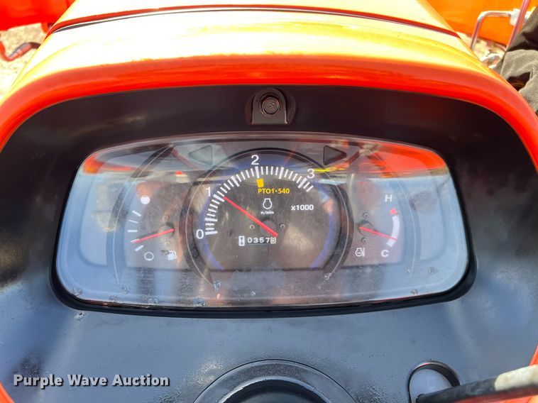 image for item MH9996 2017 Kubota L2501HST  MFWD tractor