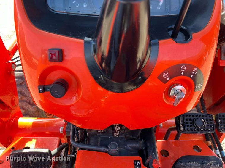 image for item MH9996 2017 Kubota L2501HST  MFWD tractor