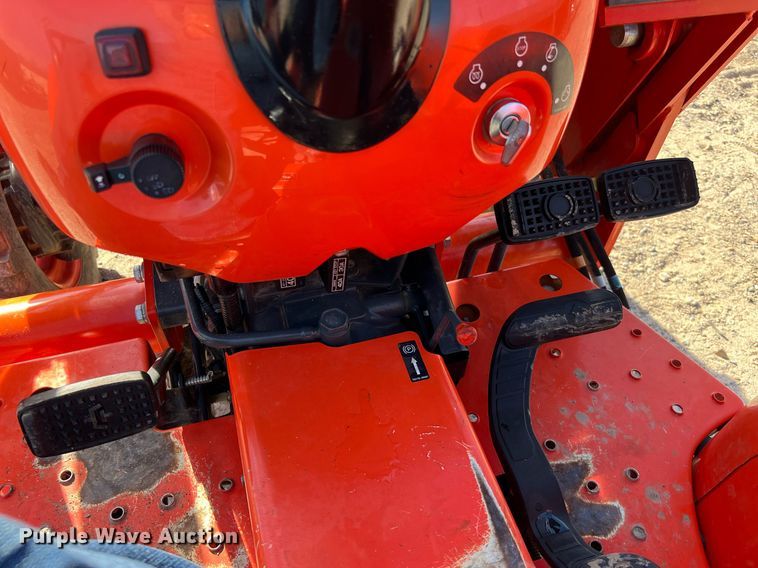 image for item MH9996 2017 Kubota L2501HST  MFWD tractor