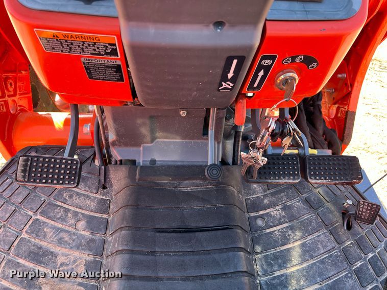 image for item MH9998 2013 Kubota M5140DT  MFWD tractor