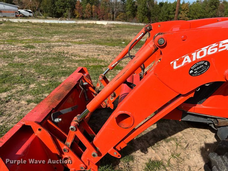 image for item MI9000 2018 Kubota MX5200HST  MFWD tractor