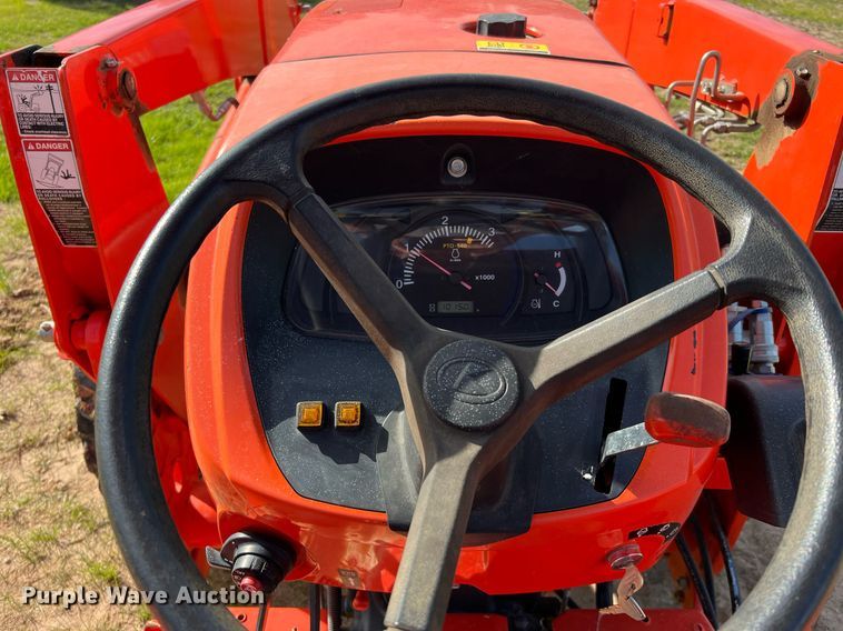 image for item MI9000 2018 Kubota MX5200HST  MFWD tractor