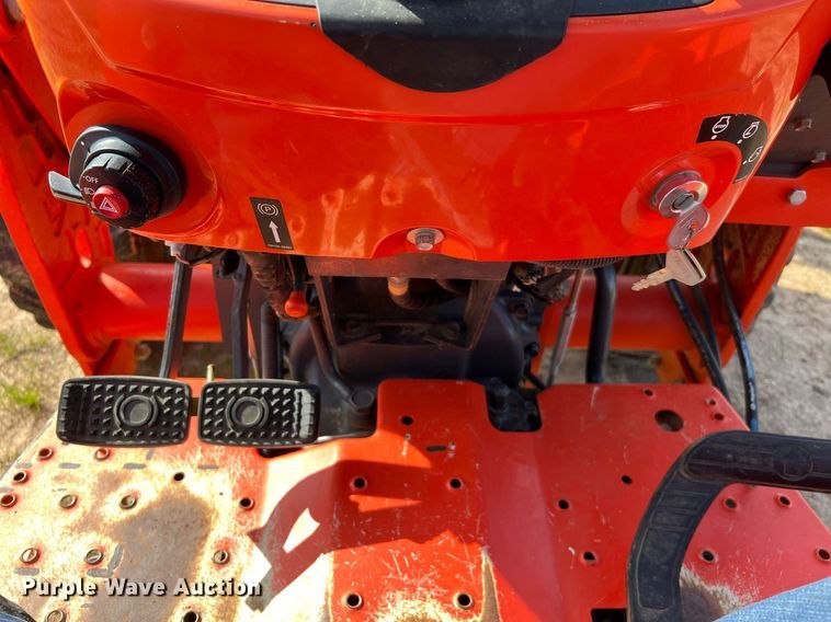 image for item MI9000 2018 Kubota MX5200HST  MFWD tractor