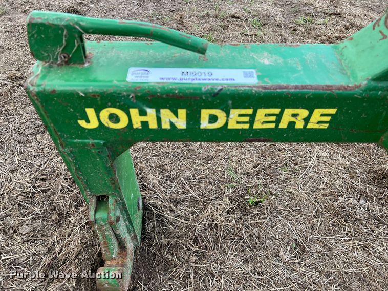 image for item MI9019 John Deere  three point quick attach